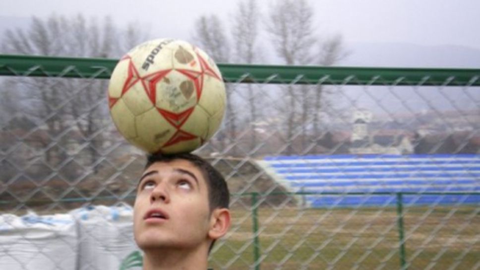 Българин пред договор с тим от Серия Б