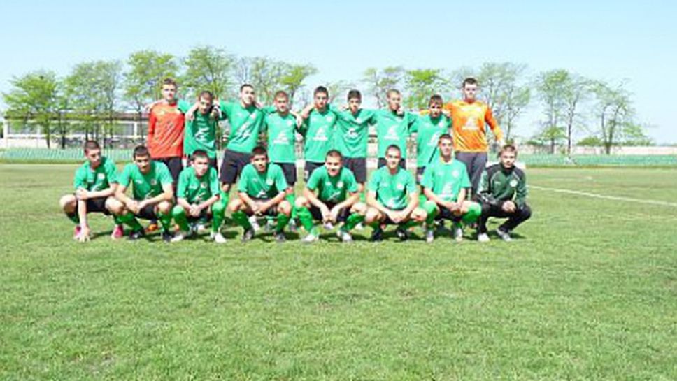 Нефтохимик картотекира 25 играчи, половината са нови