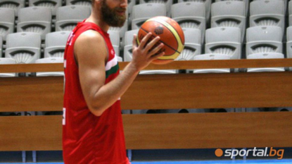 България се справи с Унгария в контрола