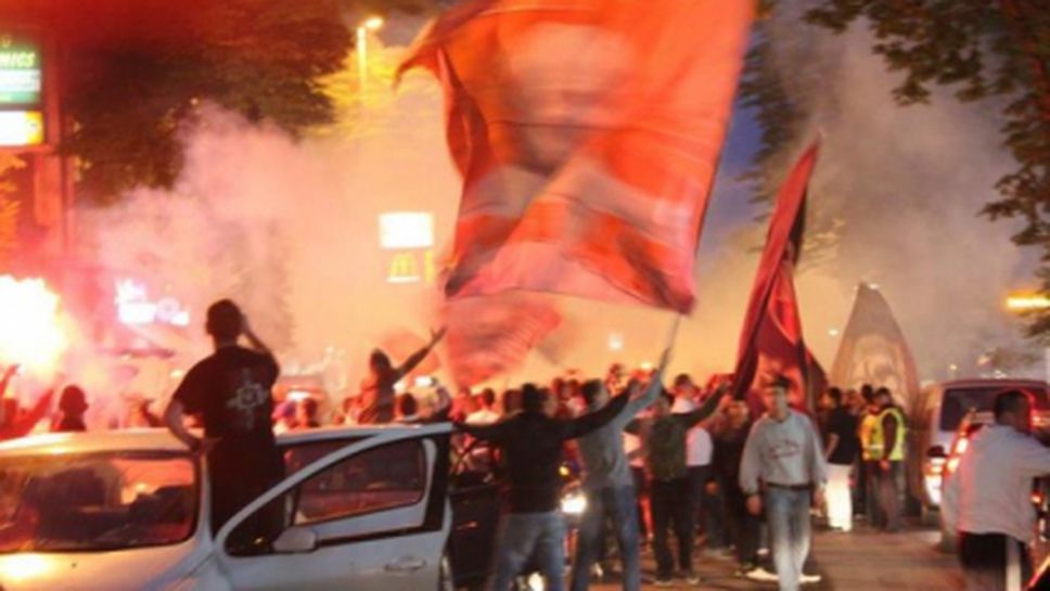 Дванадесет арестувани и трима ранени след сблъсъци в Скопие