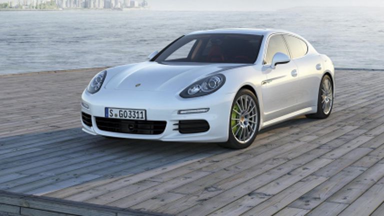 Porsche представи Panamera S E-Hybrid с Видео