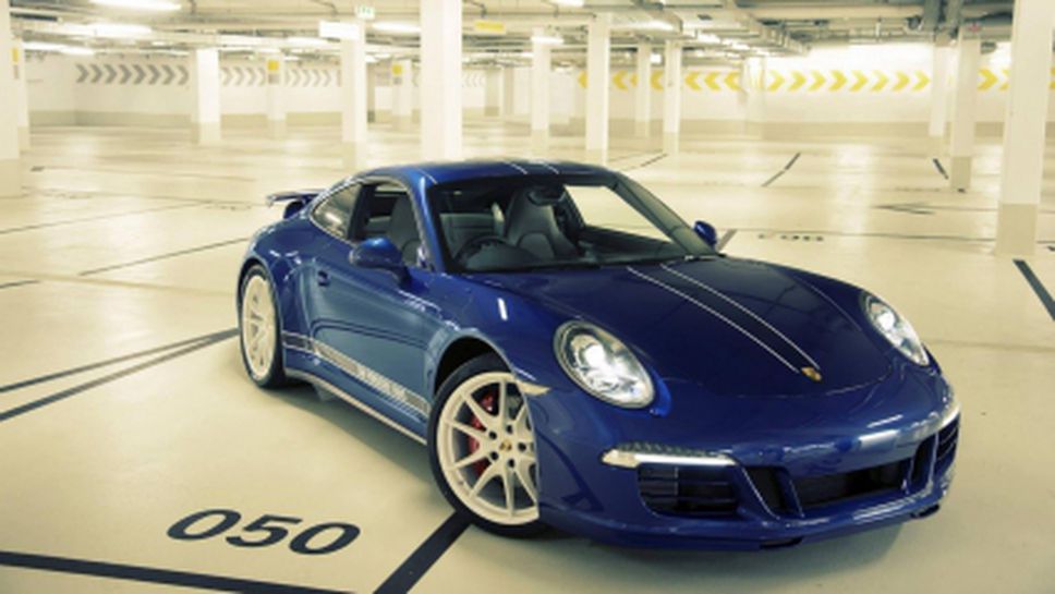 Специално Porsche 911 Carrera 4S в чест на феновете