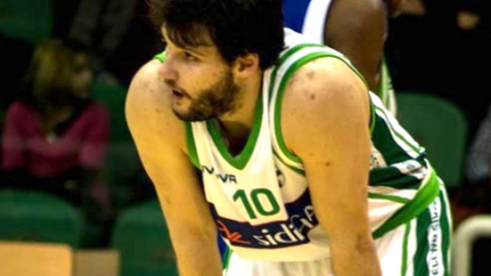 Калоян Иванов продължи договора си с Авелино