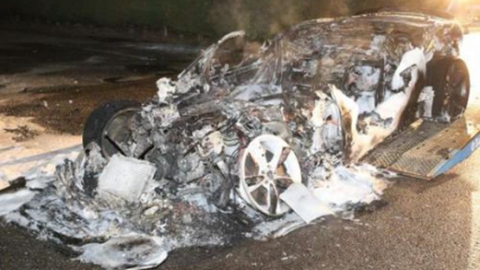 Jaguar F-Type изгоря на белгийска магистрала