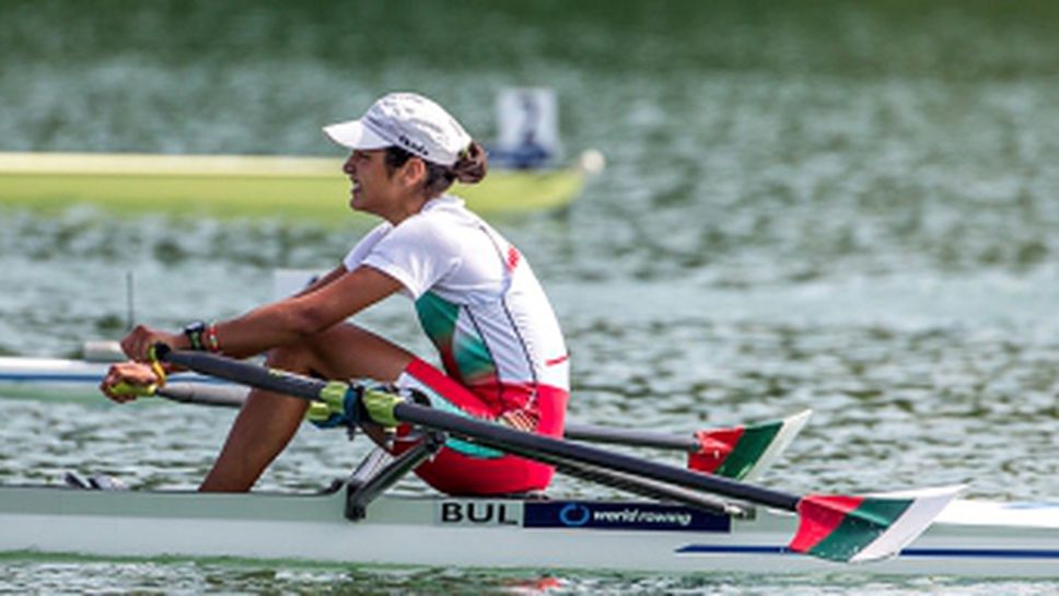 Десислава Георгиева се класира за полуфиналите на скиф на СП по гребане