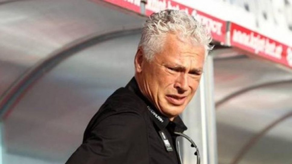 Адмира уволни Тони Полстер