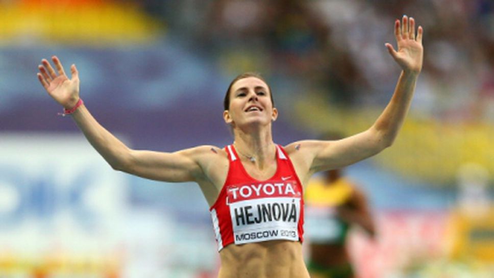 Хейнова прегази конкуренцията за златото на 400 м/пр