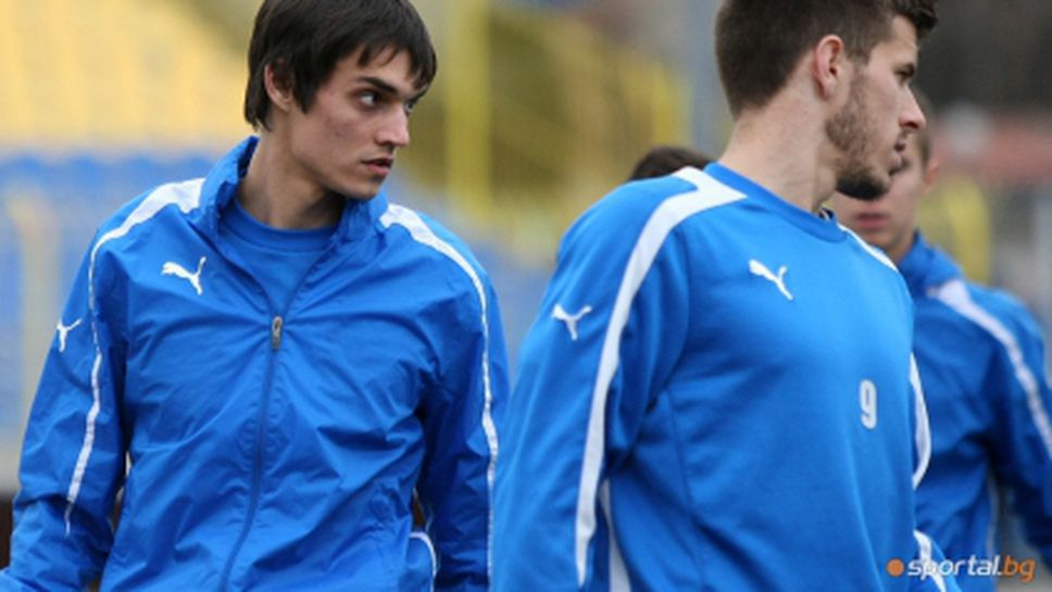 Кошмарът на Стойчо пристигна с нов футболист на "Армията"