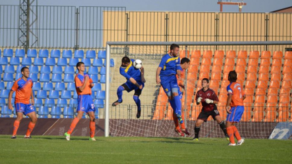 Евроколеж победи Сливен с 2:0