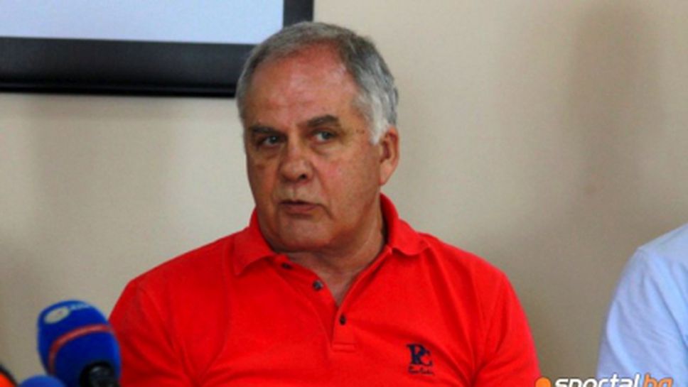 Български треньор ще води младежите на СП 2013 в Бразилия (ВИДЕО)