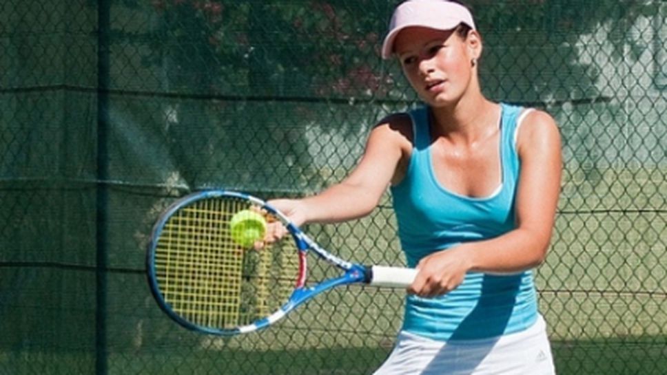 Стаматова се класира за финала на двойки в Измир