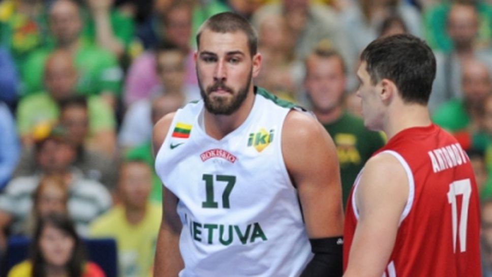 Валанчюнас блести за Литва при разгром над Русия