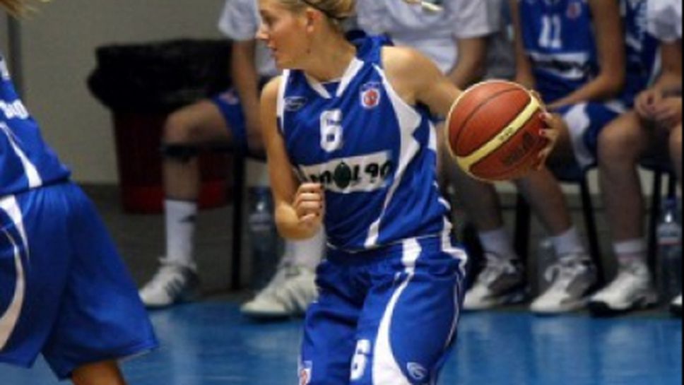 Жените на УНСС са трети в Европа на баскетбол 3x3