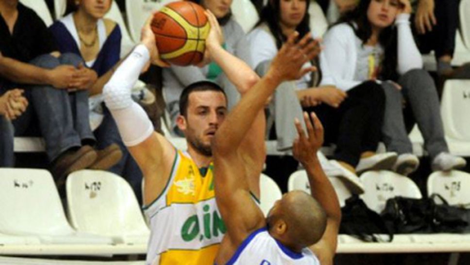 Виденов още е свободен агент, само тренира с Лаборал Куча