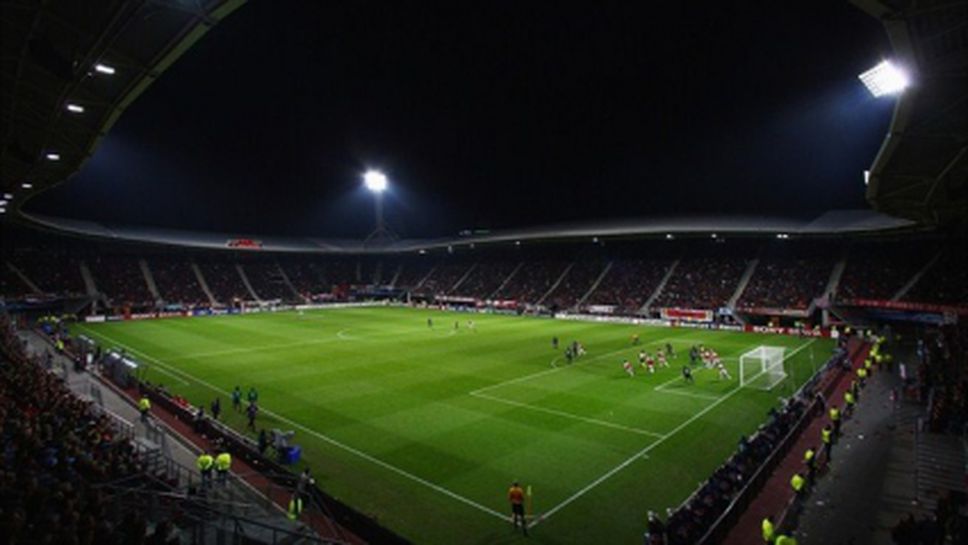 АЗ оцеля в доиграването с Атромитос и се промъкна в групите на Лига Европа