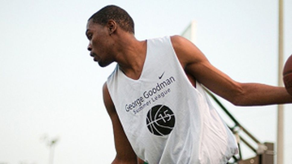 Дюрант и компания се забавляват на лятна лига (видео)