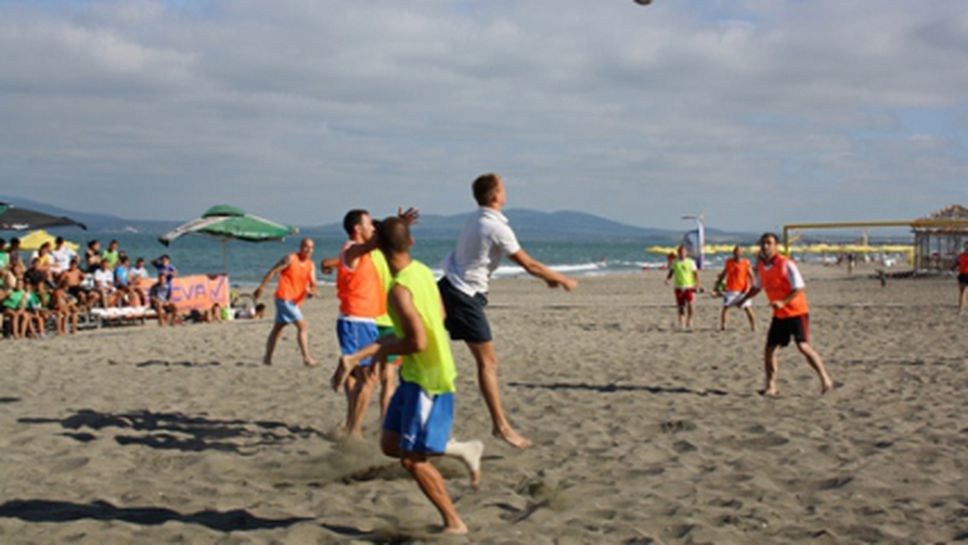 Шест отбора ще се състезават за Купата на кмета по плажен футбол