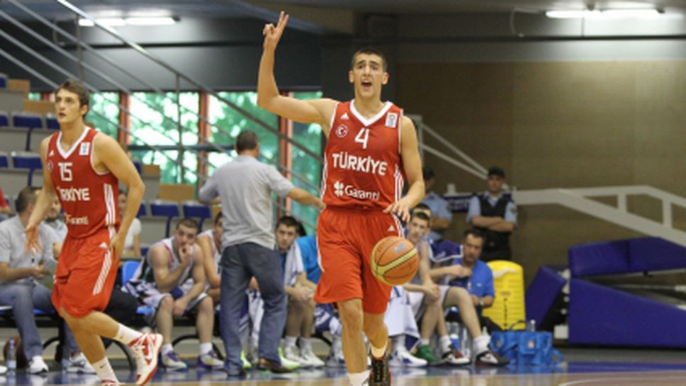 Фенербахче прибра една от големите местни надежди