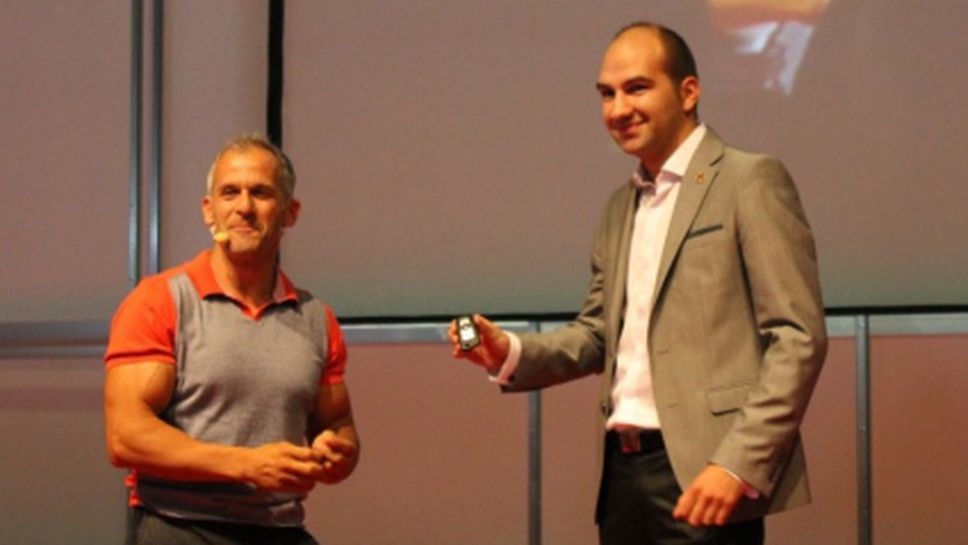 Йовчев подари кола на Стоичков