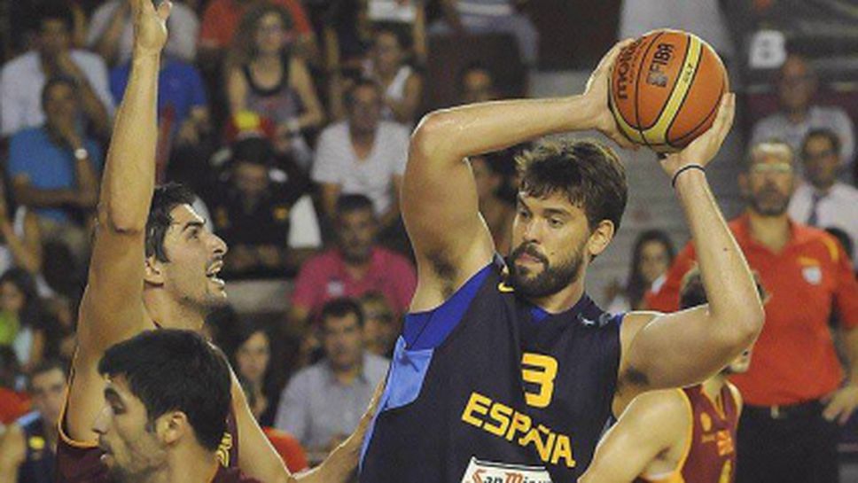 Испания започна с категорична победа