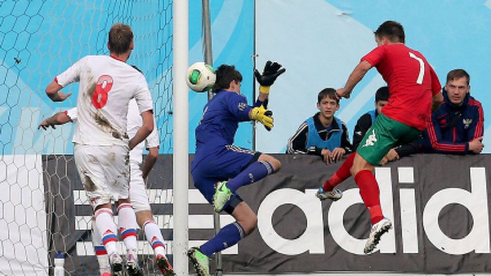 Български младежки национал играе 160 минути за два дни