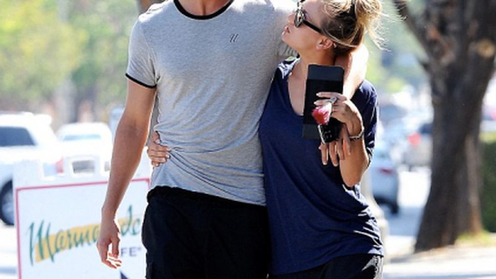 Сватосаха тенисист с актриса