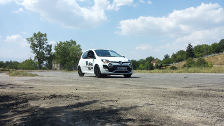 Джобната ракета (Тест на Renault Twingo RS)