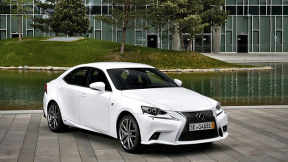 Lexus вкарва интрига в европейския УниКредит шампионат по голф