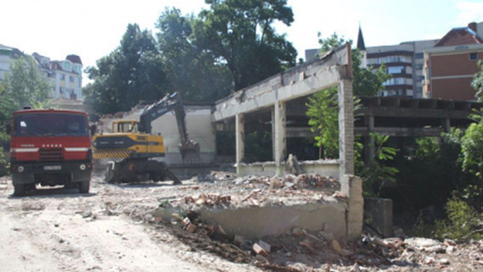 Плевен иска 1 млн. за довършване на плувния комплекс