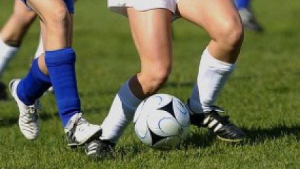 Девойките претърпяха тежко поражение от Франция