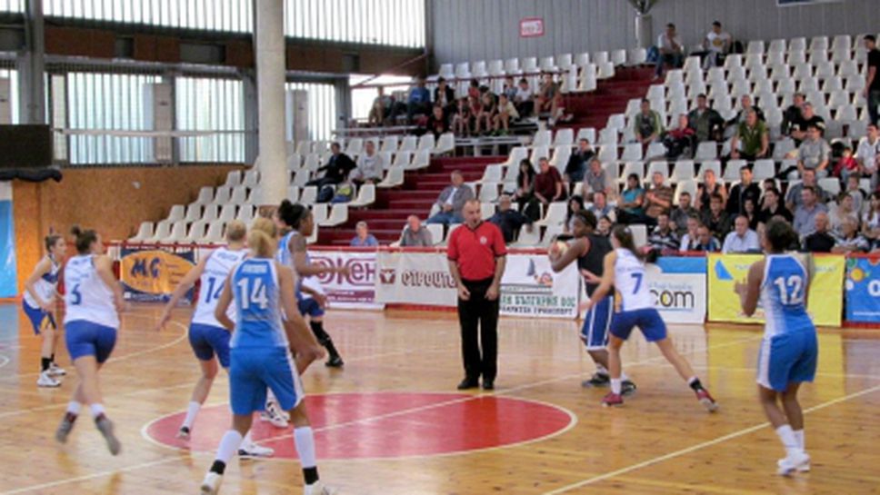 Дунав 8806 с втора загуба от румънки