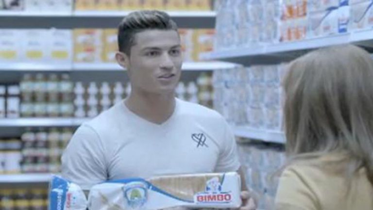 Роналдо смени Меси в реклама за бял хляб