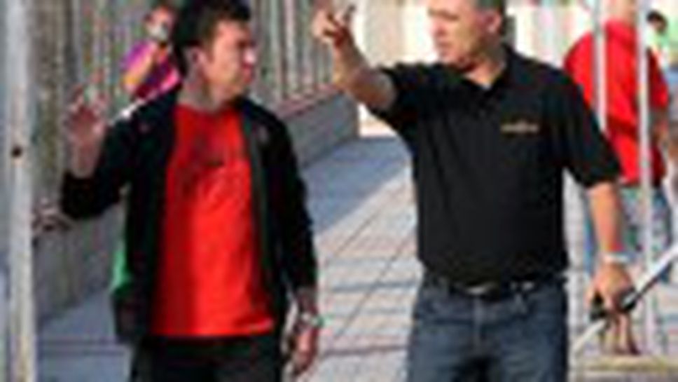 Националите тренират, Христо Стоичков се кара с журналисти в Правец