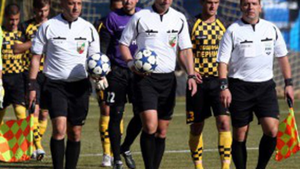 Още футболисти ще бягат от Миньор - не е сигурно дали чуковете ще играят в "А" група през пролетта