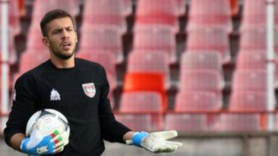 Левски привлича албанец - следи и български вратар