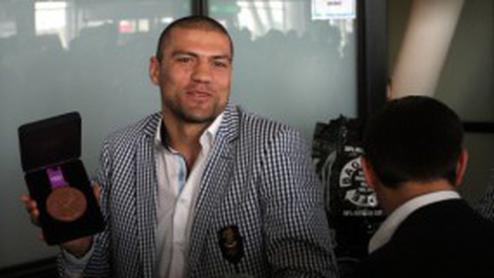 Тервел Пулев ще гостува в Благоевград