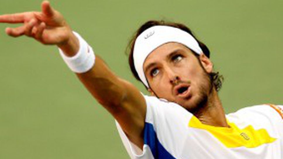 Лопес се обяснява заради свой коментар