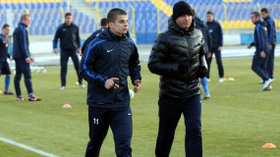 Камбуров и резерва на Левски в списъка на Черно море