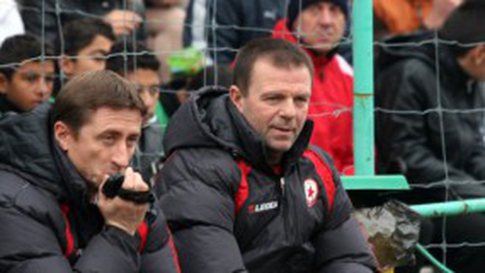 Стойчо Младенов заплаши футболистите (ВИДЕО)