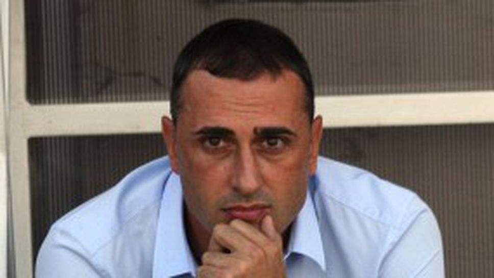 Лудогорец връзва Петев с железен договор