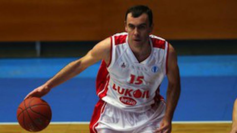 Стойков изригна: Виждате, че някои играчи не получават достатъчен шанс