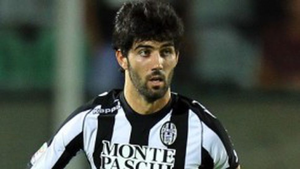 Наполи преследва защитник на аутсайдера в Серия "А"