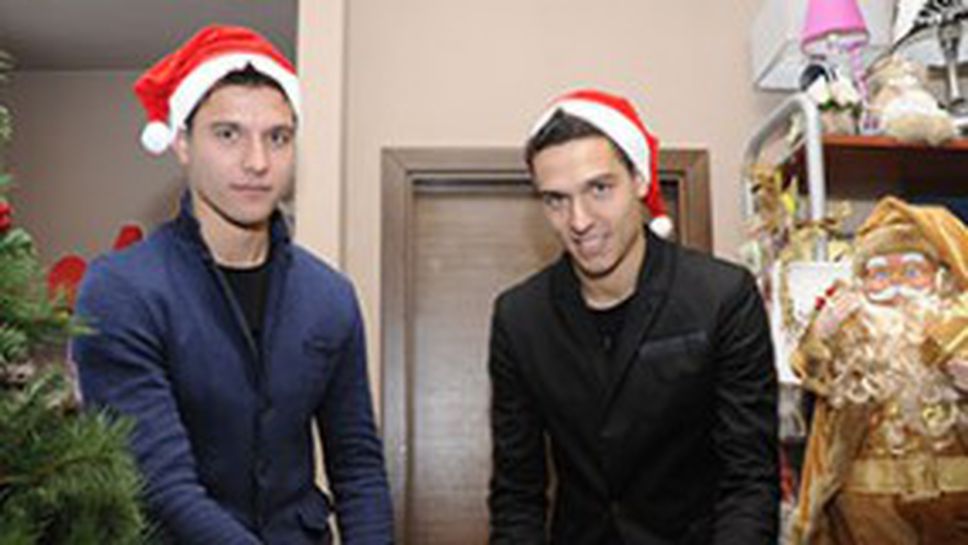 Близнаците Миланови с Коледна фотосесия