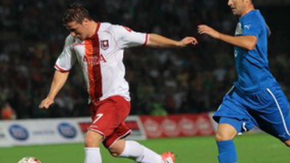 Хюсеинович на заключителни преговори за ЦСКА