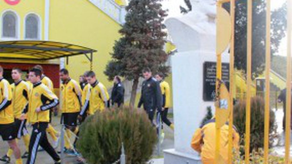 Ботев Пд почете 165-годишнината от рождението на великия поет и революционер Христо Ботев