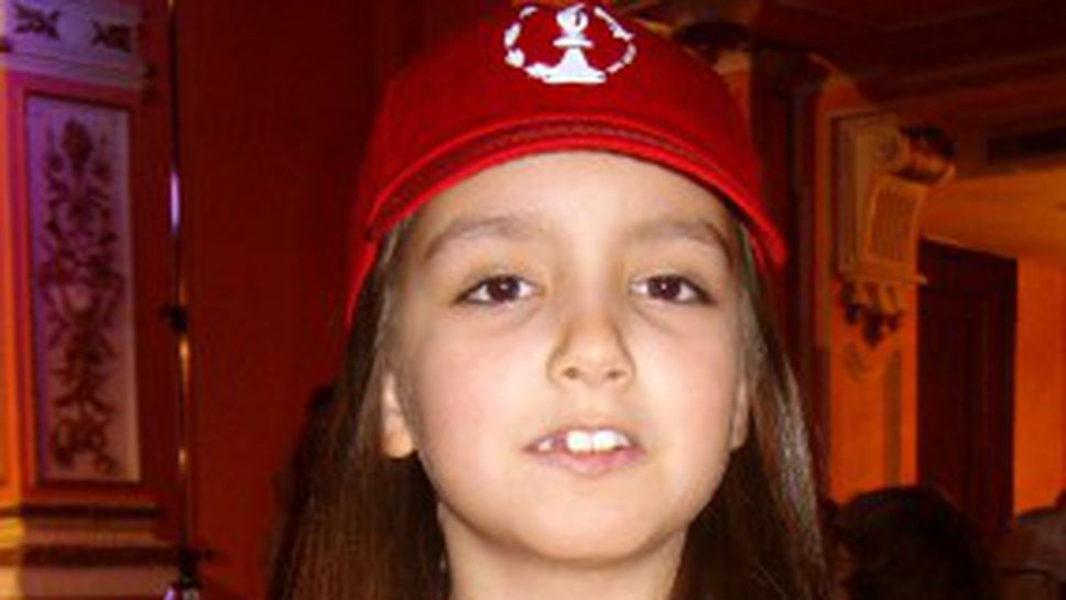 Осемгодишна шахматистка взе приз на годишните награди на ЦСКА