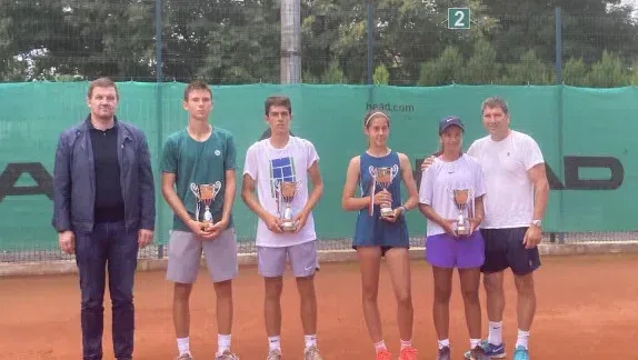 Пловдивчани обраха титлите по тенис в дома на Гришо