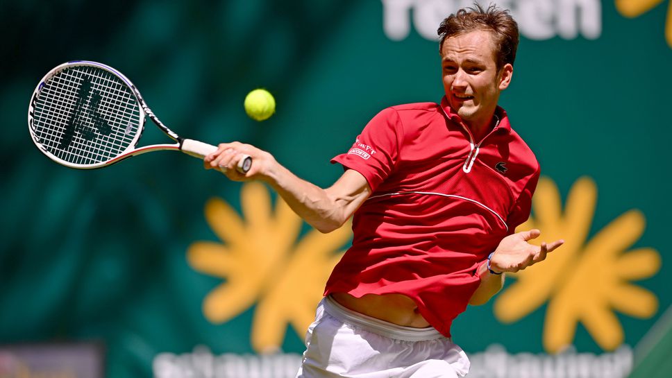 Медведев спечели първа титла на трева