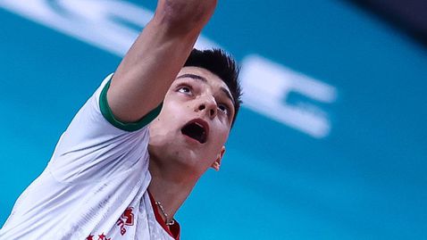  Шампионът на Италия притегля гений №1 на българския волейбол 