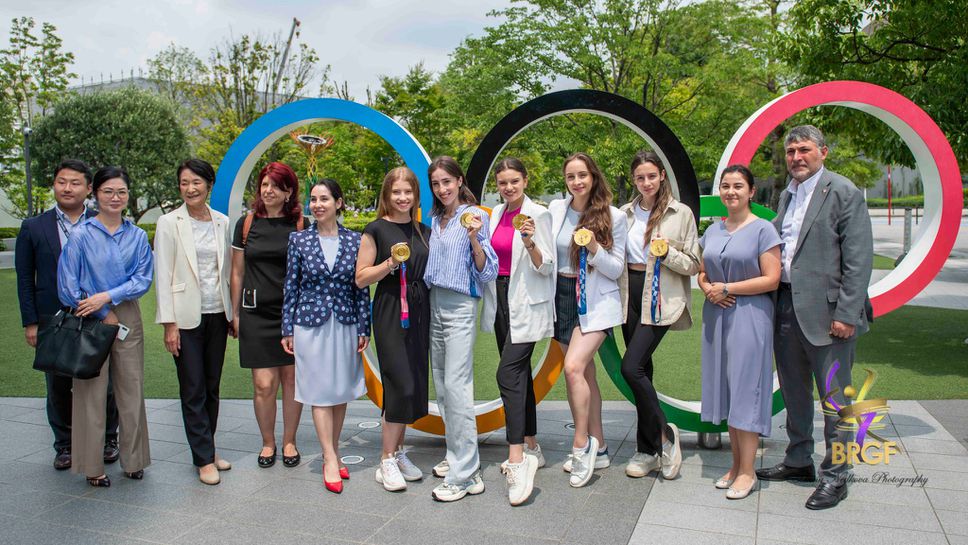 Олимпийските шампионки от ансамбъла са на посещение в Токио